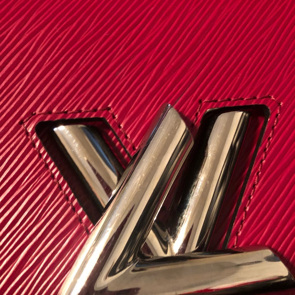 Louis Vuitton twist MM Rarely used - Picture 4 of 8